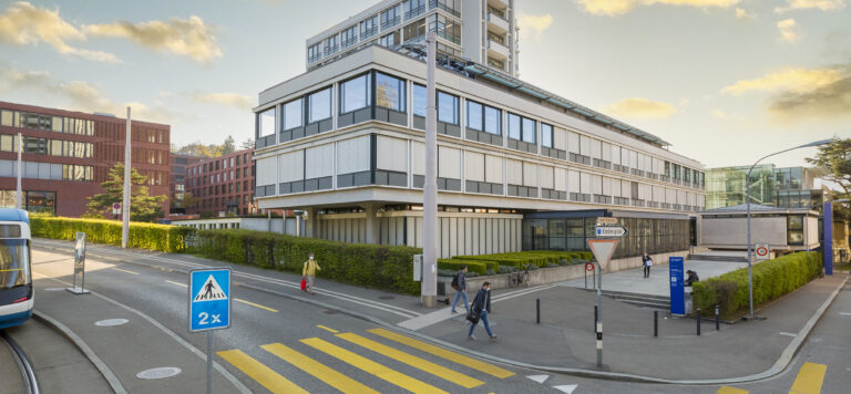 UZH ZZM Aussenbereich 1 768x356